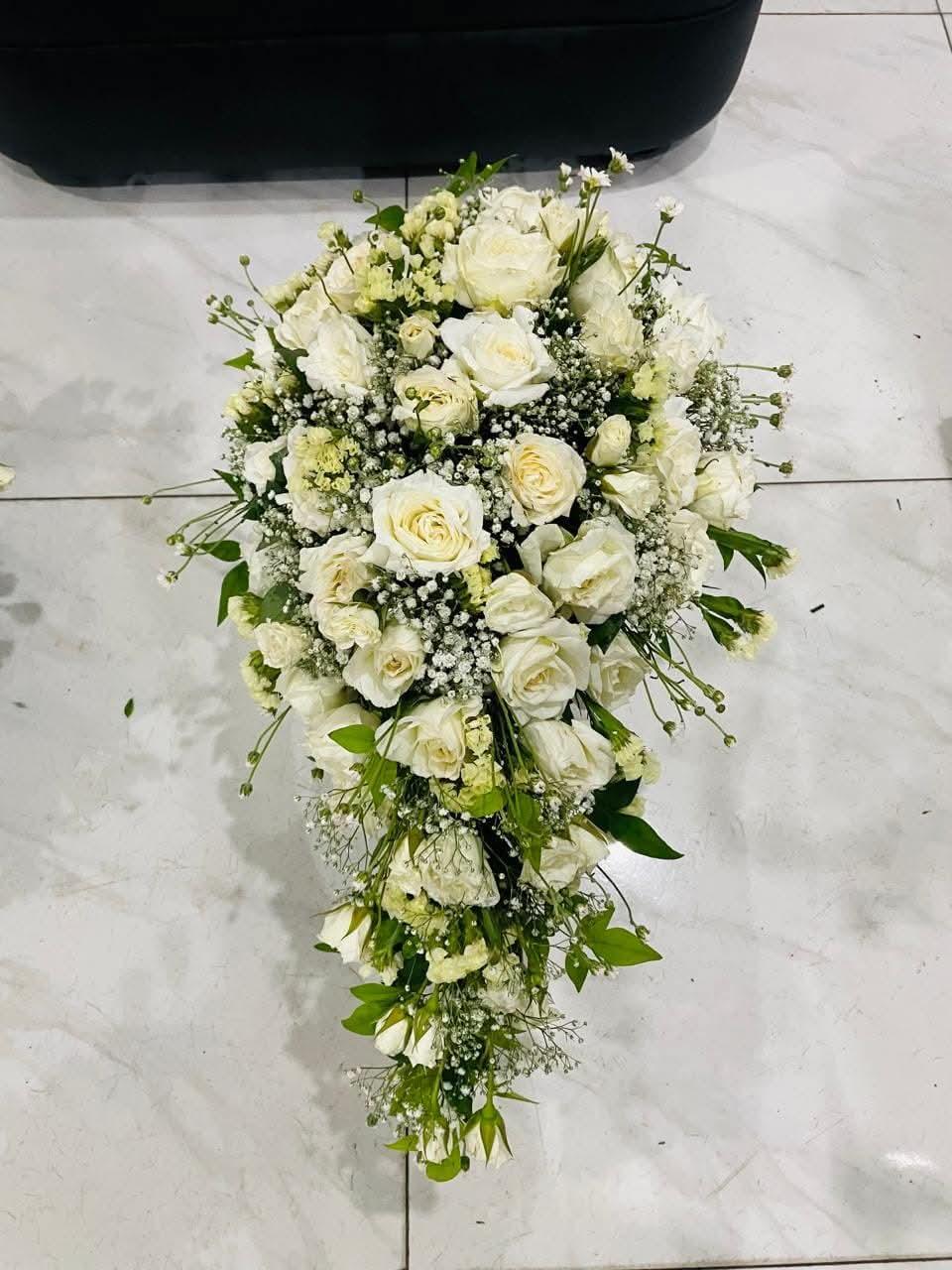 Classic Ivory Rose & Gypsophila Teardrop Bouquet - Izumi Blossom